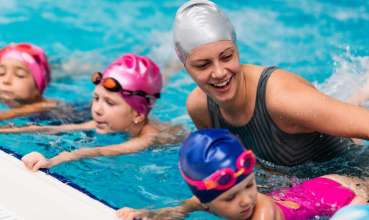 Συνηθισμένα σφάλματα στα μαθήματα κολύμβησης για παιδιά
